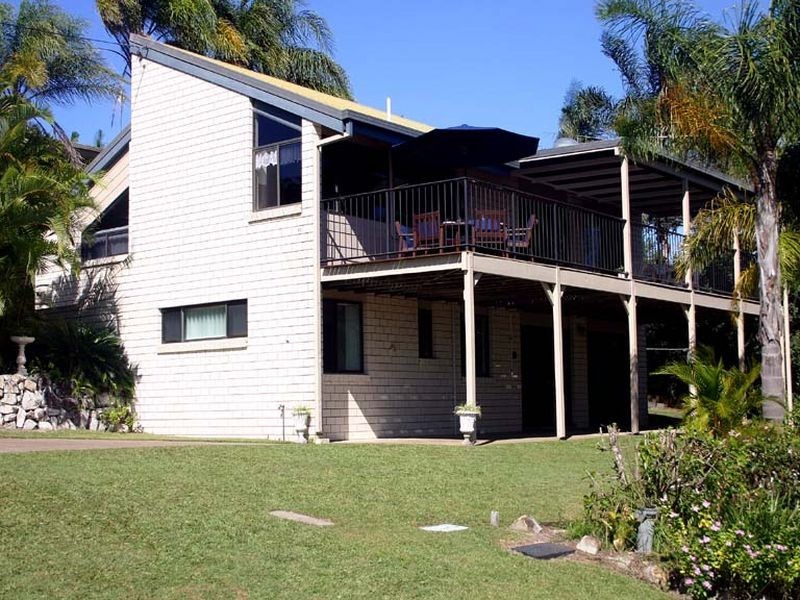 40 Rimbalara Ave, Rainbow Beach QLD 4581