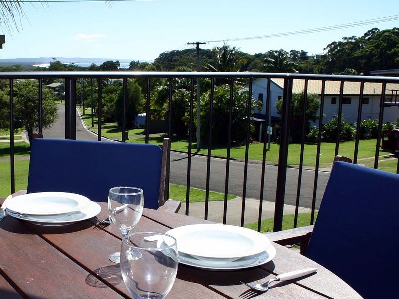 40 Rimbalara Ave, Rainbow Beach QLD 4581