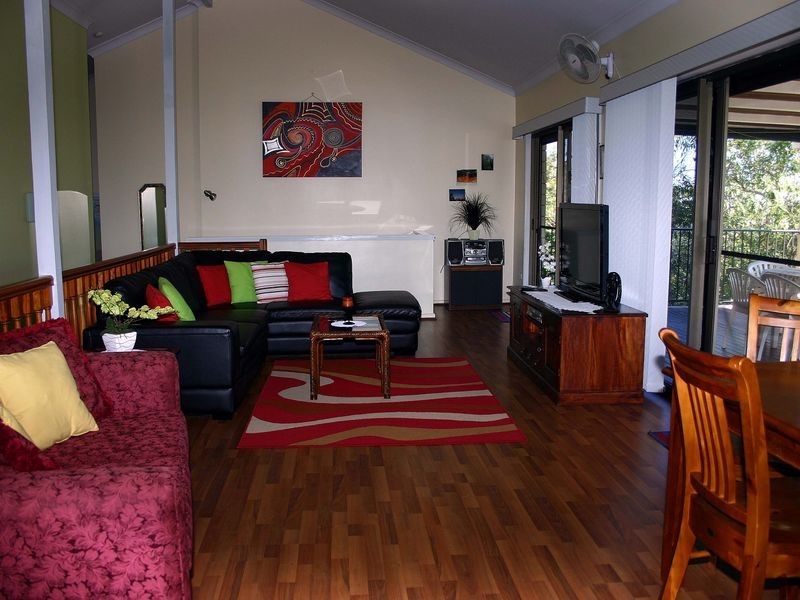 40 Rimbalara Ave, Rainbow Beach QLD 4581