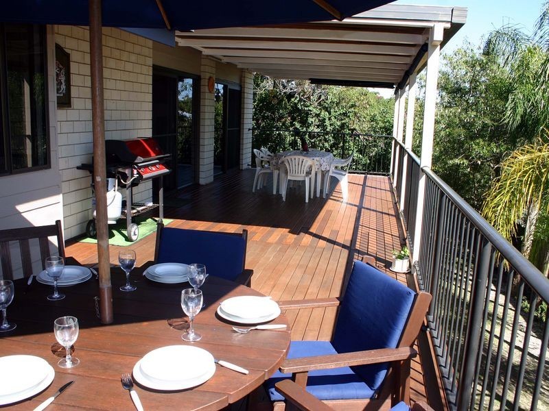 40 Rimbalara Ave, Rainbow Beach QLD 4581