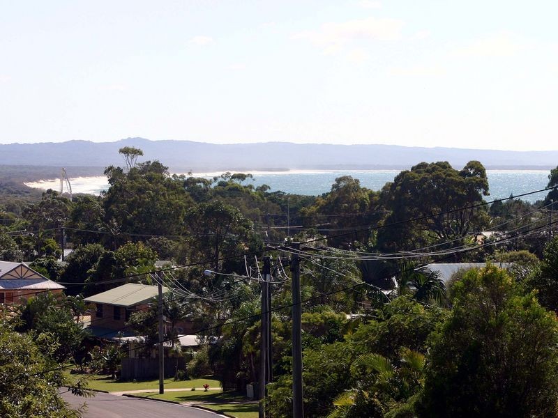 40 Rimbalara Ave, Rainbow Beach QLD 4581