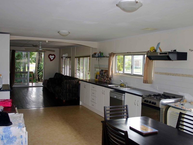 32 Tailor St, Tin Can Bay QLD 4580