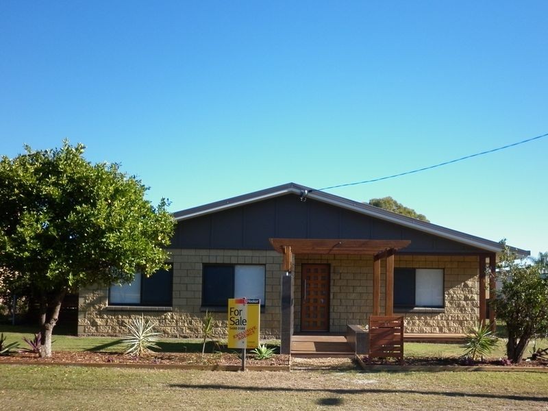 84 Gympie Rd, Tin Can Bay QLD 4580