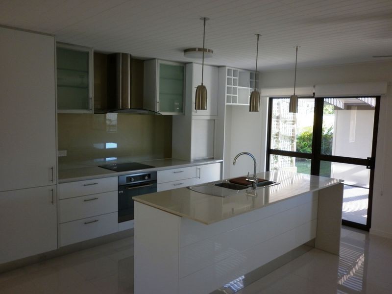 84 Gympie Rd, Tin Can Bay QLD 4580