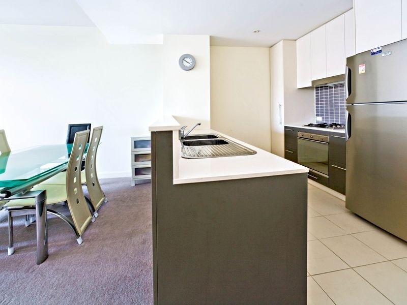 204/1 Jean Wailes, Rhodes NSW 2138