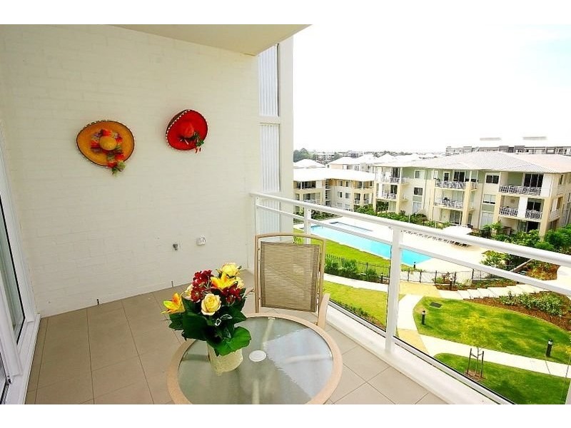 401/4 Rosewater Circuit, Breakfast Point NSW 2137