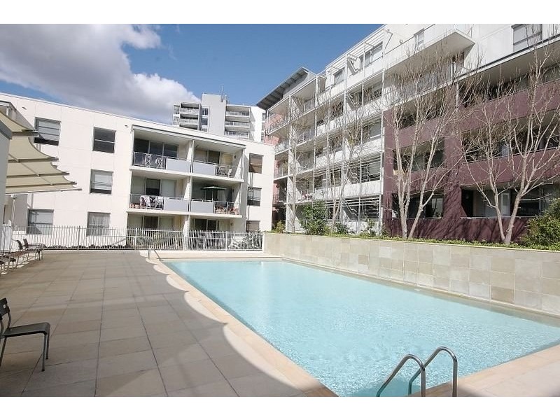 201/2 Shoreline Drive, Rhodes NSW 2138