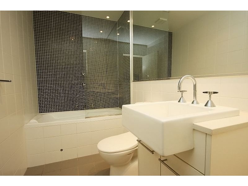 201/2 Shoreline Drive, Rhodes NSW 2138