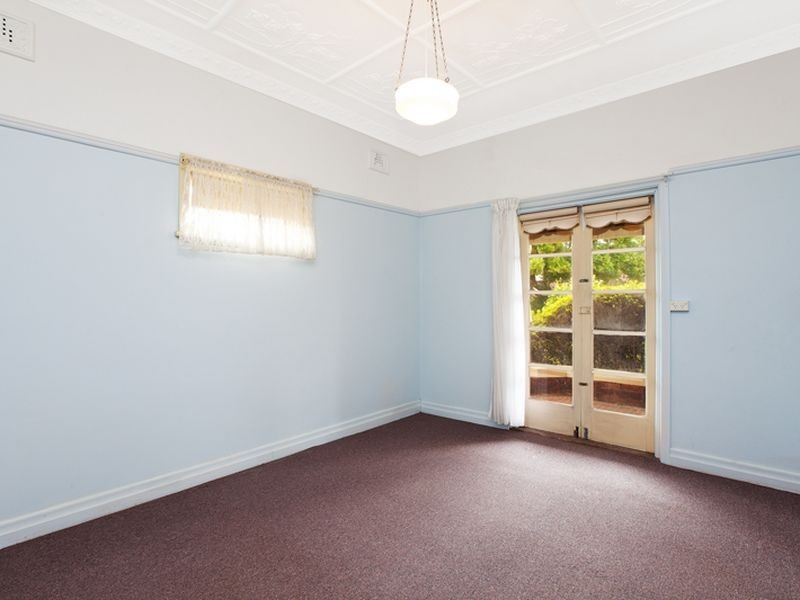 392 Lyons Road, Russell Lea NSW 2046