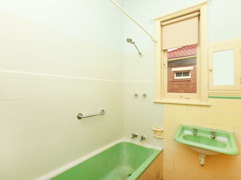 392 Lyons Road, Russell Lea NSW 2046