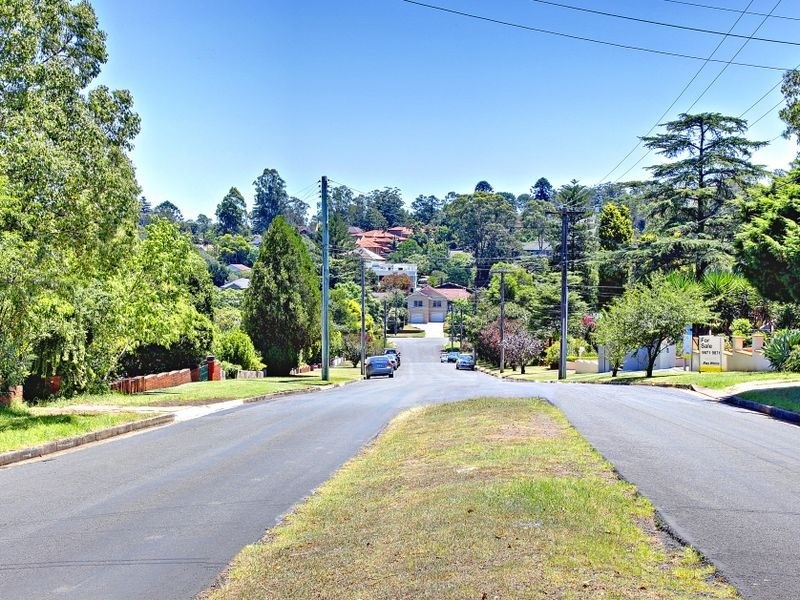 24 Lind Avenue, Oatlands NSW 2117