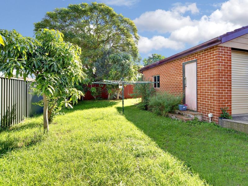 11 Derowie Avenue, Homebush NSW 2140