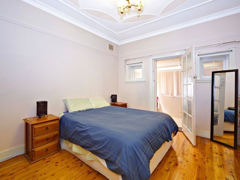 11 Derowie Avenue, Homebush NSW 2140