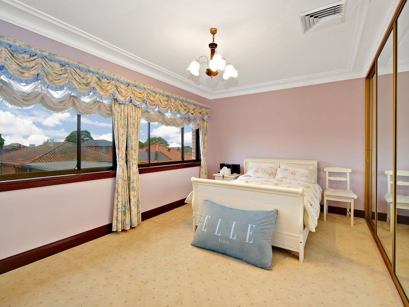 15 Ludgate Street, Concord NSW 2137