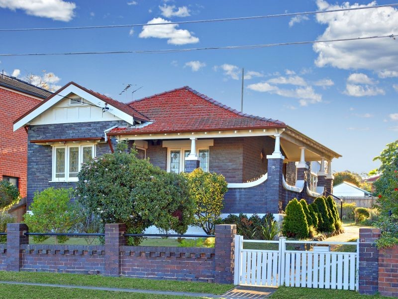 18 Collingwood Avenue, Cabarita NSW 2137