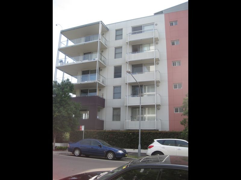 201/2 Shoreline Drive, Rhodes NSW 2138