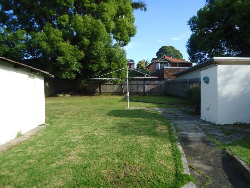 11 Albion Street, Concord NSW 2137