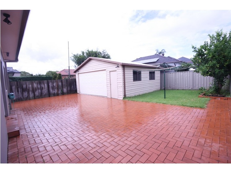 9 Rowley Road, Russell Lea NSW 2046