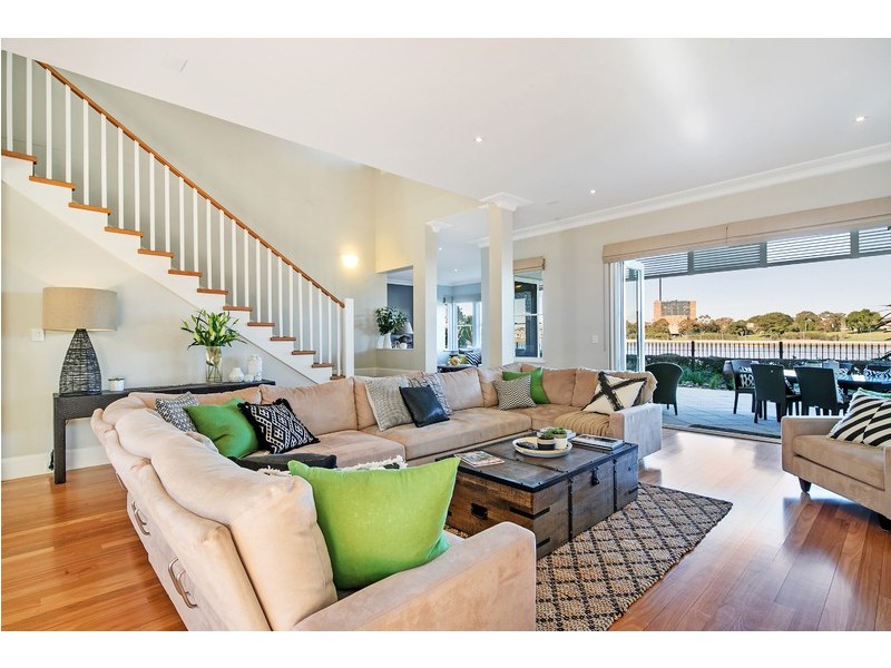 27 Jacaranda Drive, Cabarita NSW 2137
