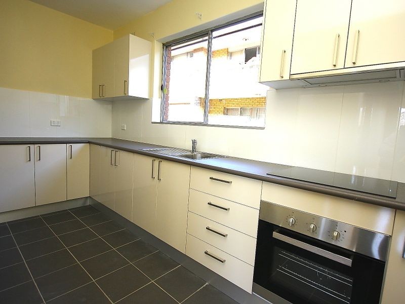 2/10 Hampstead Rd, Homebush NSW 2140