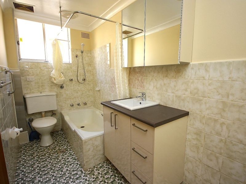 2/10 Hampstead Rd, Homebush NSW 2140