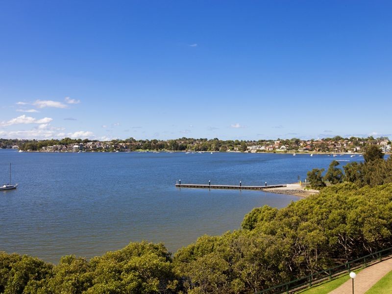 16f/ 164 Burwood Road, Concord NSW 2137