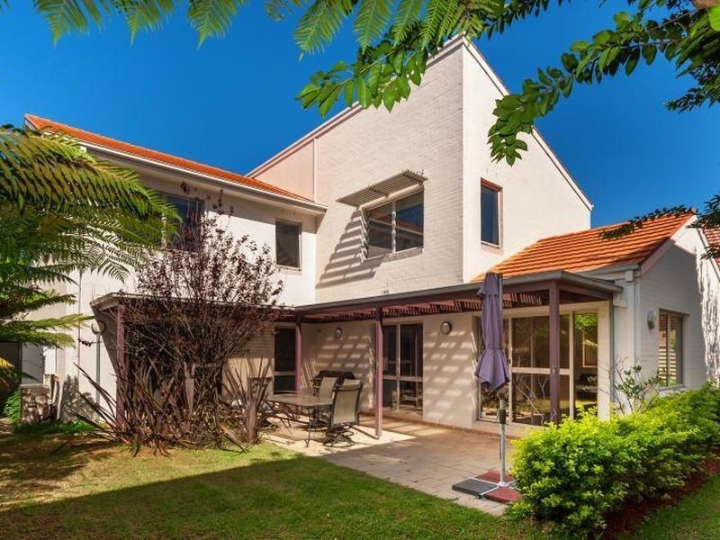 6 Strathroy Close, Cabarita NSW 2137