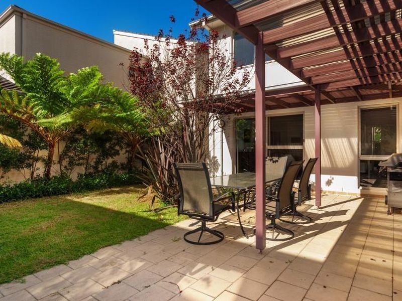 6 Strathroy Close, Cabarita NSW 2137