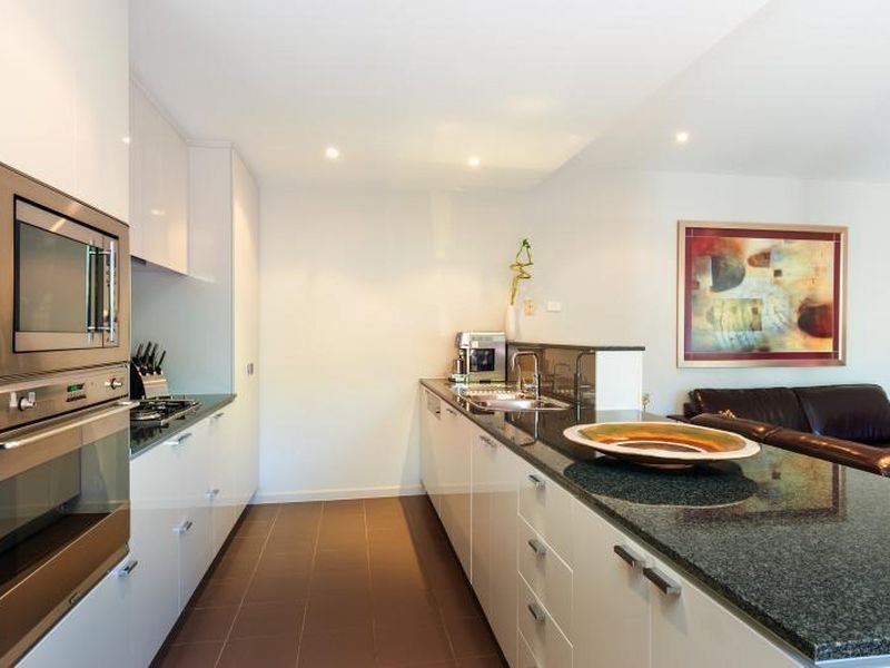 6 Strathroy Close, Cabarita NSW 2137