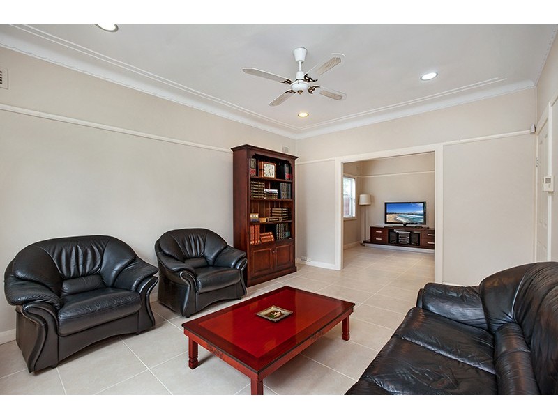 2 Kerslake Avenue, Regents Park NSW 2143