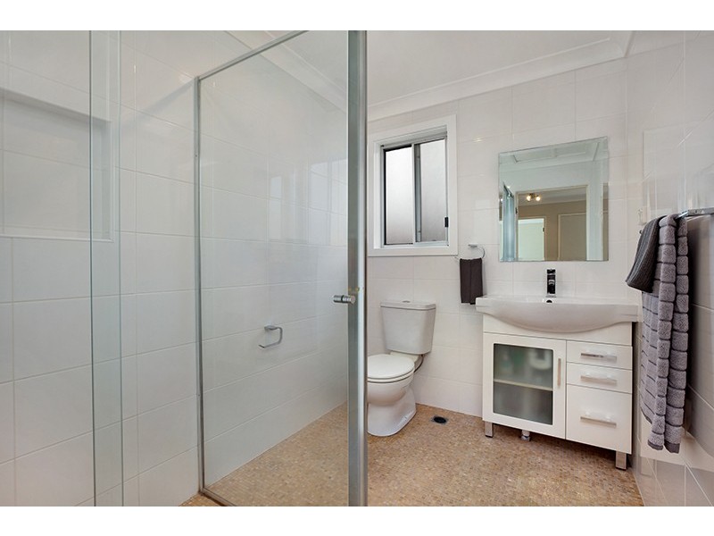 2 Kerslake Avenue, Regents Park NSW 2143