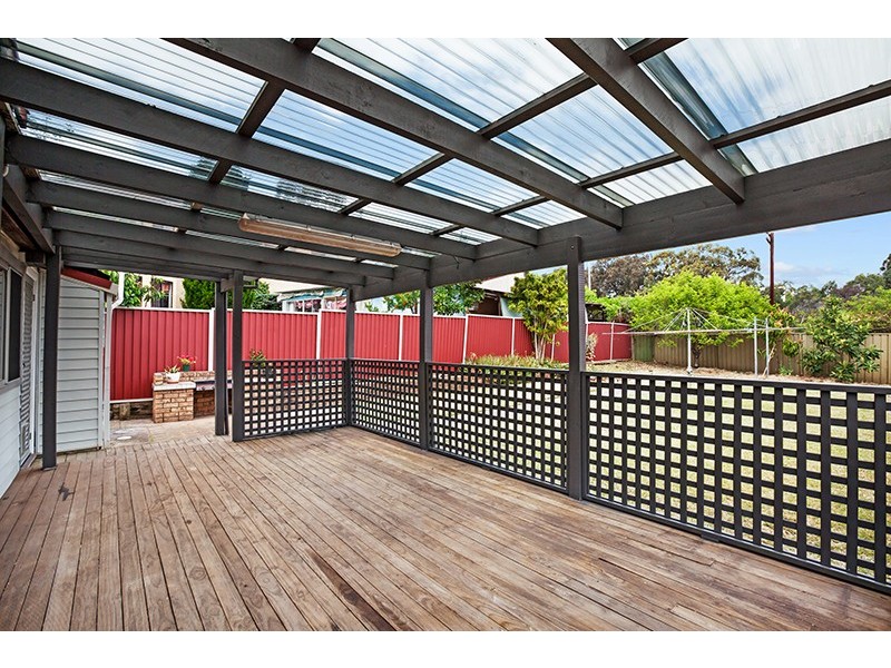 2 Kerslake Avenue, Regents Park NSW 2143