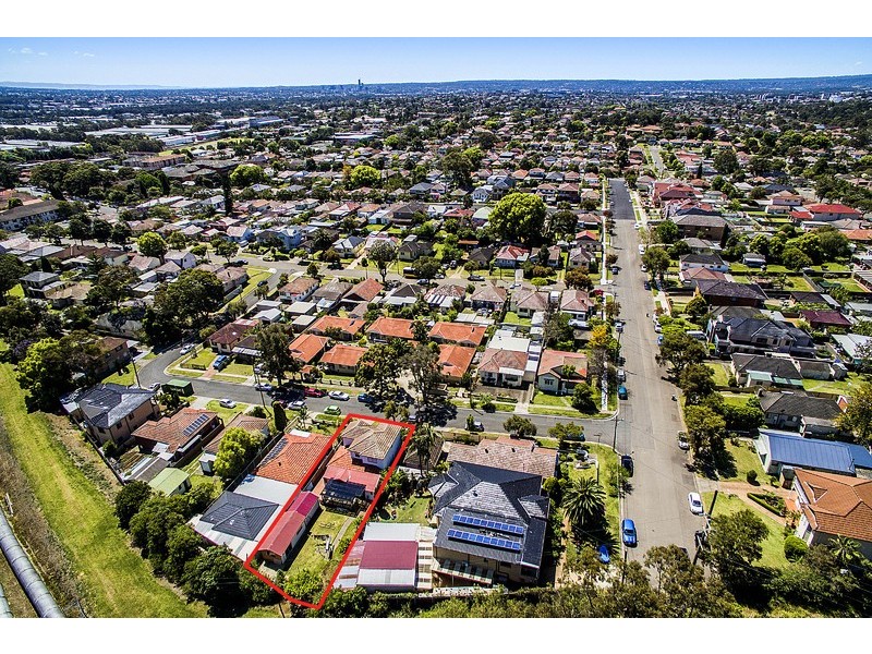 2 Kerslake Avenue, Regents Park NSW 2143