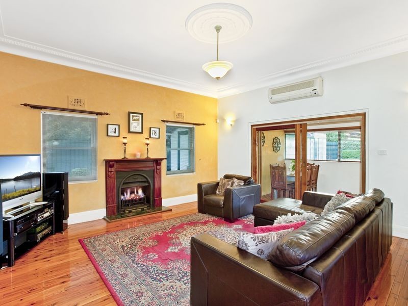 6 Lloyd George Avenue, Concord NSW 2137