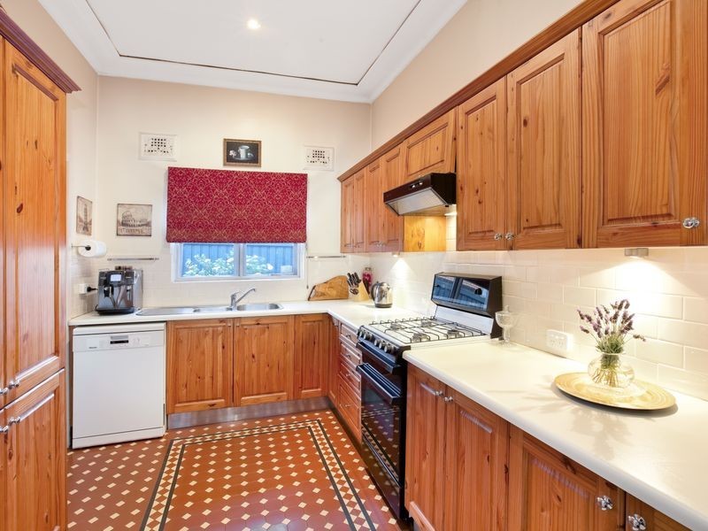 6 Lloyd George Avenue, Concord NSW 2137