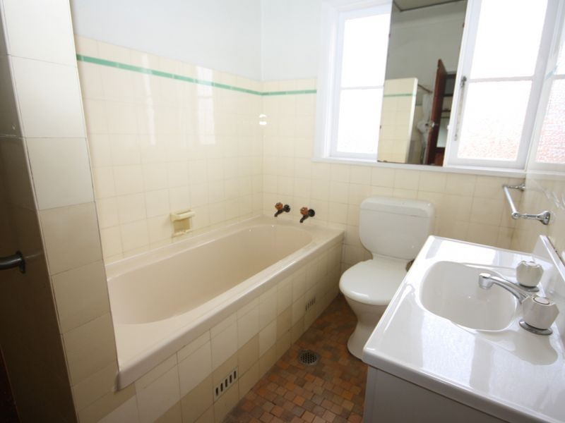 4 Brays Road, Concord NSW 2137