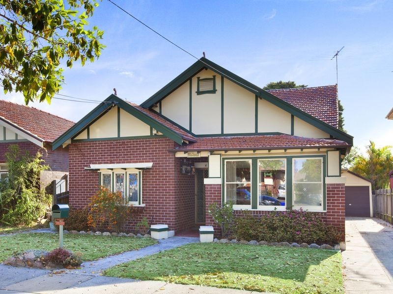 4 Mackenzie Street, Concord NSW 2137