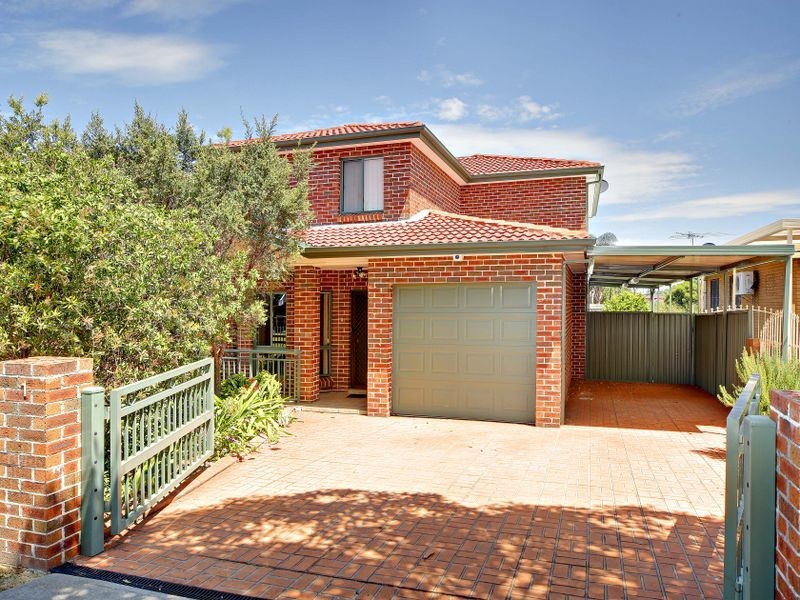 1/42 Napoleon Road, Greenacre NSW 2190