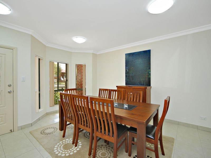 1/42 Napoleon Road, Greenacre NSW 2190