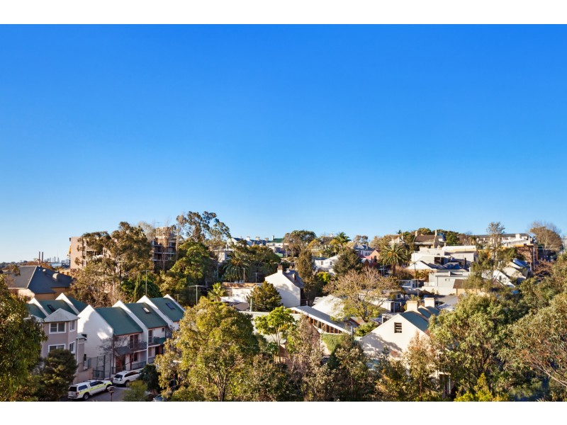 4304/6 Alexandra Drive, Camperdown NSW 2050