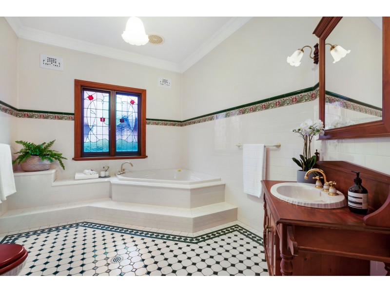 8 Homedale Avenue, Concord NSW 2137