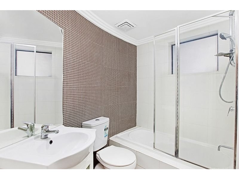 8/52 Couralie Avenue, Homebush West NSW 2140