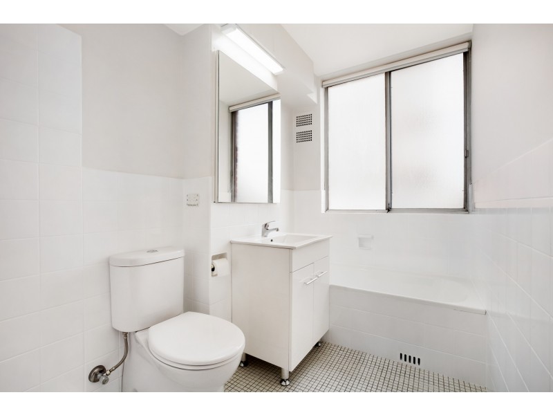 2/3 Bortfield Drive, Chiswick NSW 2046