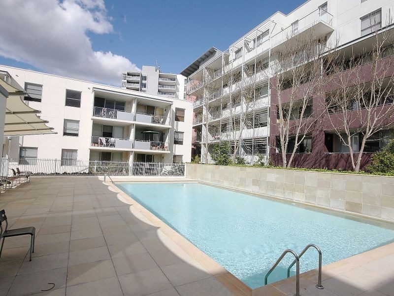 201/2 Shoreline Drive, Rhodes NSW 2138