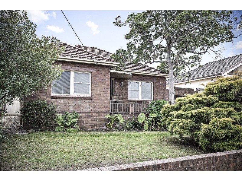 7 Moore Street, Cabarita NSW 2137