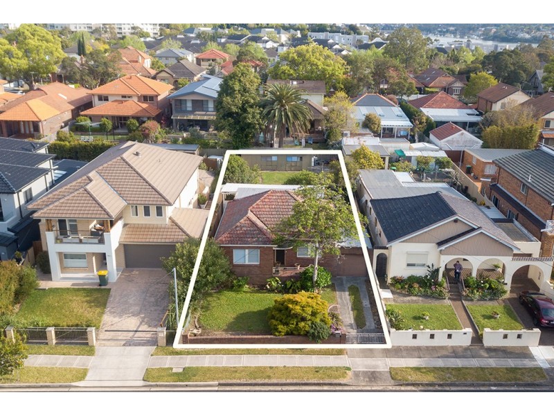 7 Moore Street, Cabarita NSW 2137