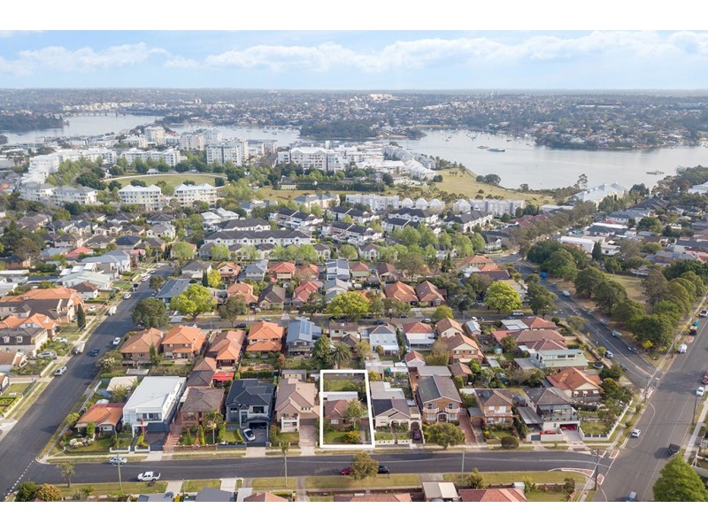 7 Moore Street, Cabarita NSW 2137