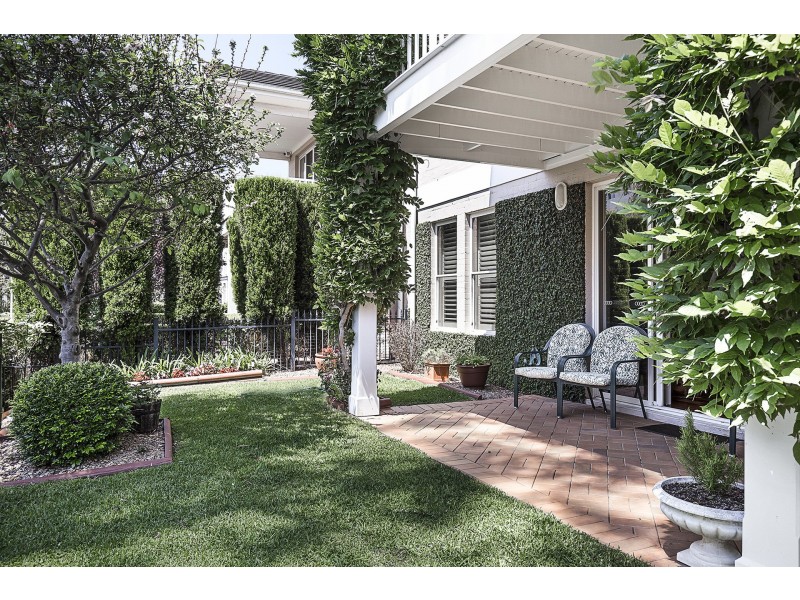 56 Admiralty Drive, Breakfast Point NSW 2137