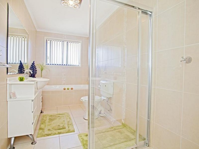 12 Keneally Cres, Edensor Park NSW 2176