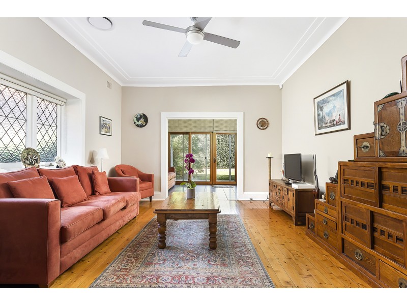 43 Bouvardia Street, Russell Lea NSW 2046